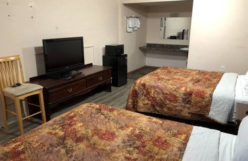 Oshkosh Hotel | Town Motel