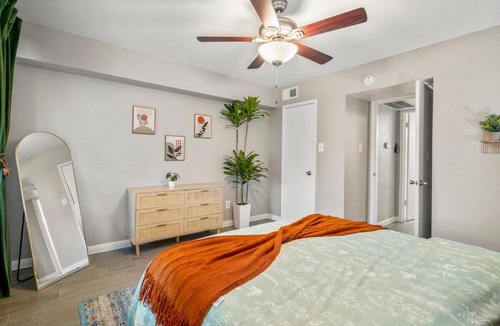 Houston Apartment | Towne Plaza Apartments 111 - 7 km from FIFA Fest