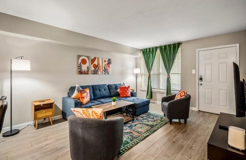 Houston Apartment | Towne Plaza Apartments 111 - 7 km from FIFA Fest
