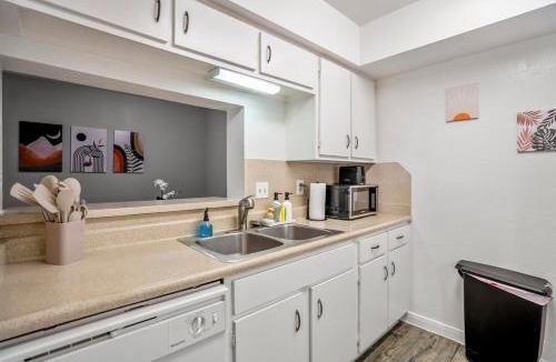 Houston Apartment | Towne Plaza Apartments 295 - 7 km from FIFA Fest