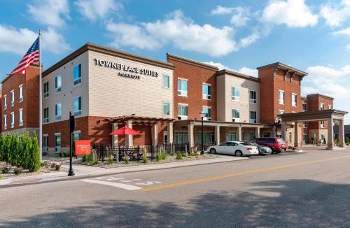 Jeffersonville Hotel | TownePlace Suites by Marriott Louisville North