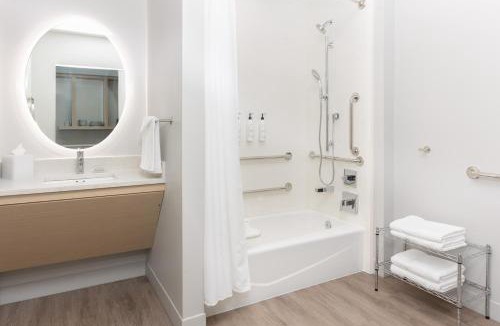 Pleasanton Hotel | TownePlace Suites by Marriott Pleasanton