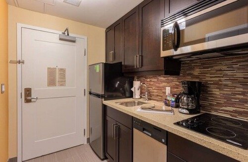 Cannifton Hotel | TownePlace Suites by Marriott Belleville