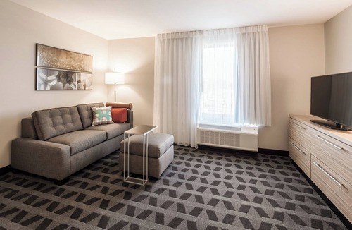 Cleveland Hotel | TownePlace Suites by Marriott Cleveland