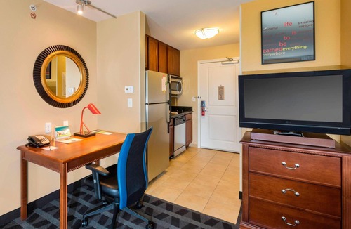 Shenandoah Hotel | TownePlace Suites by Marriott Houston North/Shenandoah