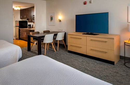 Ballenger Creek Hotel | TownePlace Suites by Marriott Frederick