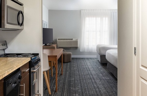 Roseville Hotel | TownePlace Suites by Marriott Sacramento Roseville