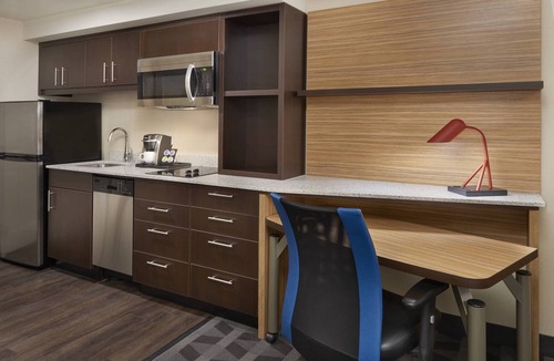 Oshawa Hotel | TownePlace Suites by Marriott Oshawa