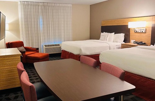 Clinton Hotel | TownePlace Suites by Marriott Clinton
