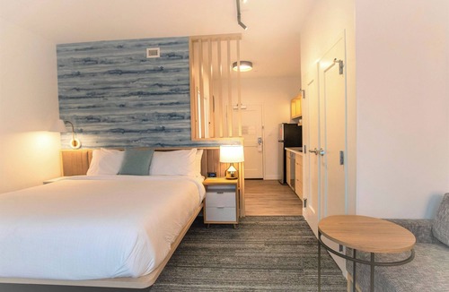 Conroe Hotel | TownePlace Suites by Marriott Conroe