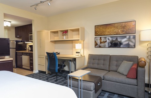 Joliet Hotel | TownePlace Suites by Marriott Joliet South