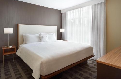 Oshawa Hotel | TownePlace Suites by Marriott Oshawa