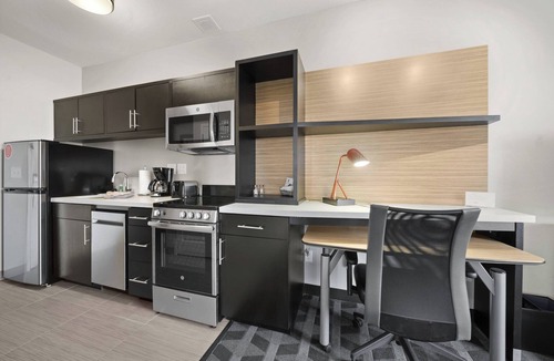 Lacy-Lakeview Hotel | TownePlace Suites by Marriott Waco Northeast