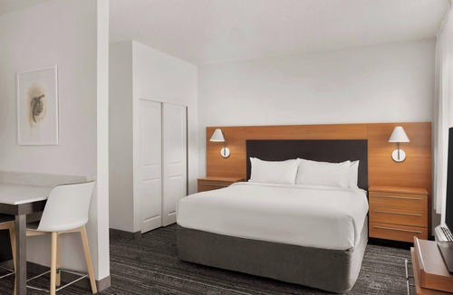 Naperville Hotel | TownePlace Suites Chicago Naperville