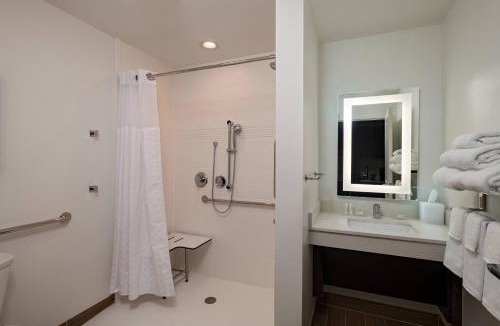 Forest Crest Hotel | TownePlace Suites San Antonio Northwest at The RIM