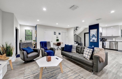 Progresso Village House | Townhome-10 mins to FTL Beach & Downtown