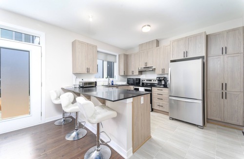 Ottawa Division House | TownHome In Ottawa!