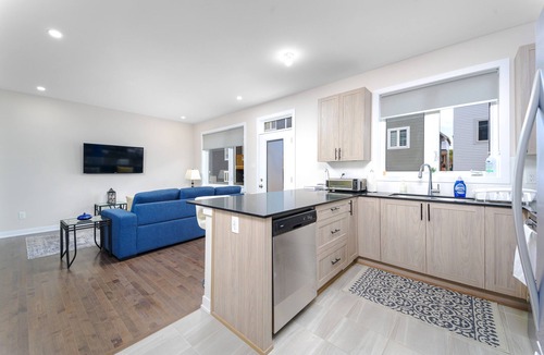 Ottawa Division House | TownHome In Ottawa!