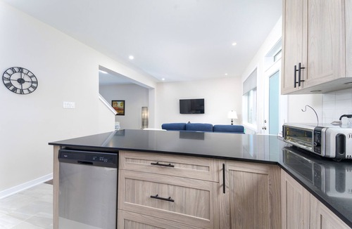 Ottawa Division House | TownHome In Ottawa!