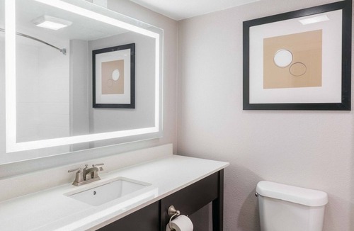 Cordova Hotel | Townhome Inn And Suites