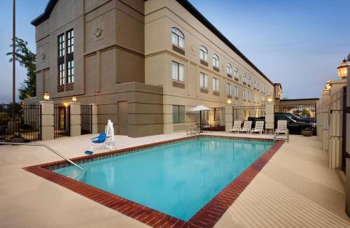 Cordova Hotel | Townhome Inn & Suites by IHG