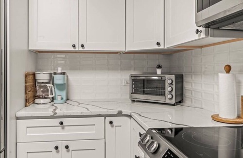 Fitler Square House | Townhome | Patio | Parking | Hosted By StayRafa