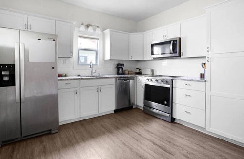 Near Northside Apartment | Townhome Sleeps 8, Pet Friendly!