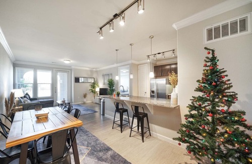 McNeil Apartment | Townhome W a pool in North Austin 5418
