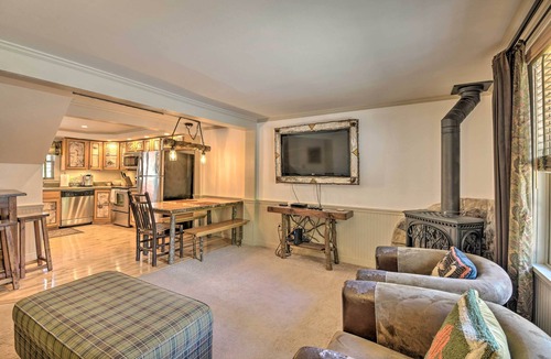 Hillcrest Apartment | Townhome w/Deck: Walk to Mirror Lake & Main St!
