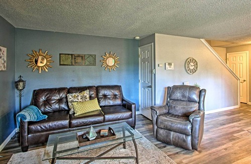 McChord Field House | Townhome w/ Yard: 3 Mi to Camp Murray & JBLM