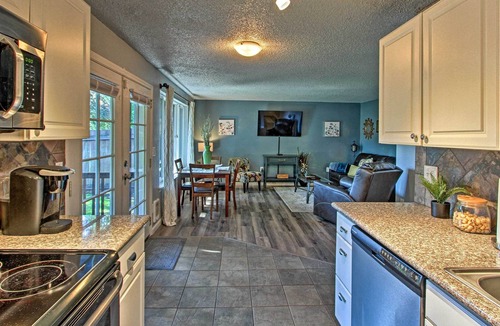 McChord Field House | Townhome w/ Yard: 3 Mi to Camp Murray & JBLM