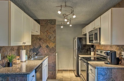 McChord Field House | Townhome w/ Yard: 3 Mi to Camp Murray & JBLM