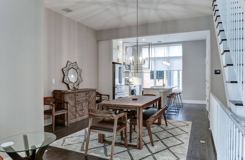East End - Valley Street Villa | Townhome with Large Rooftop Terrace