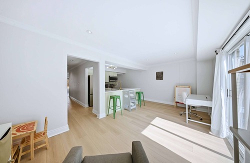 Burlington Condo | Townhome with Parking Ideal for Longer Stays