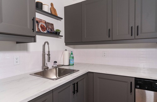 Midtown Toronto House | Townhome with Parking - Yorkville Area