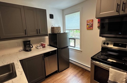 Midtown Toronto House | Townhome with Parking - Yorkville Area