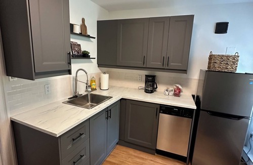Midtown Toronto House | Townhome with Parking - Yorkville Area