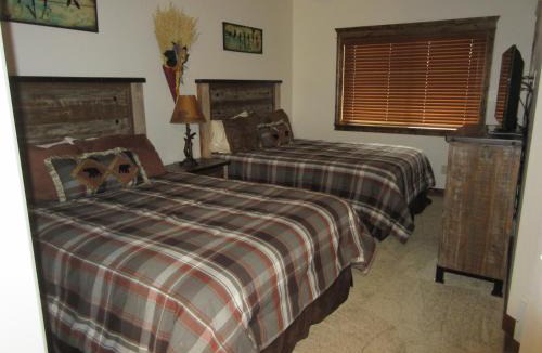 Afton Apartment | Townhomes on the Green