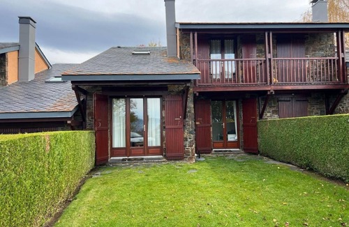 Sainte-Leocadie House | Townhouse 3 Bed Pool, Paddle Court, Fireplace & Wi-Fi