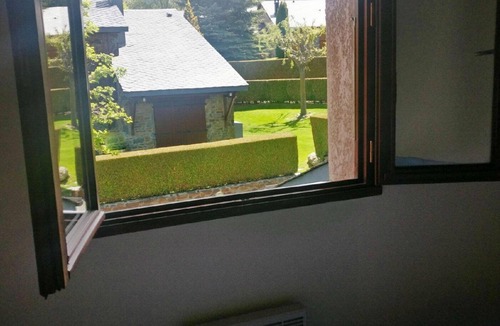 Sainte-Leocadie House | Townhouse 3 rooms Pool, Paddle Court, Fireplace & Private Garden