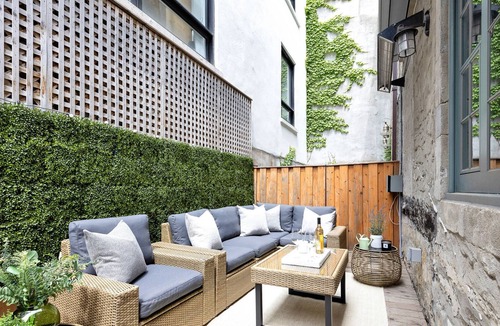 International District House | TownHouse 4BDR-5BA Old Mtl Terrasse/ Parking