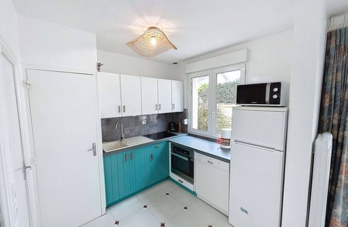 Jullouville-les-Pins House | Townhouse 50m from beach and shops, 2 bedrooms, shared courtyard