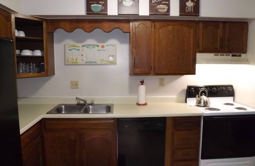 Karns House | Townhouse - 6 Beds - 3 Vehicle Maximum - 2nd Unit Available Next Door