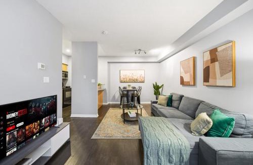 King West Village Apartment | Townhouse Condo Loft for 4 - 2 Beds