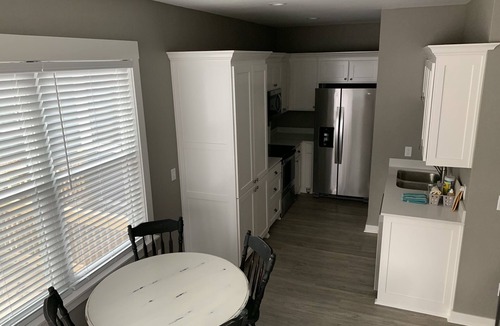 Siloam Springs Apartment | Townhouse Downtown Siloam Springs-Sleeps 5