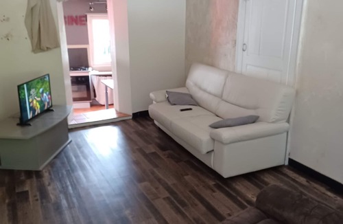 Port-Brillet House | townhouse for rent