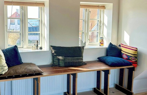 Assens House | Townhouse from 1862 with sunsets in Thorøhuse