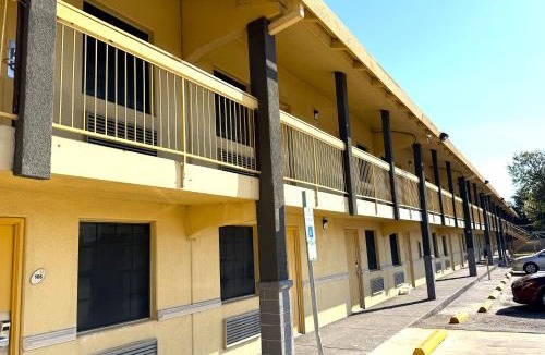 North San Antonio - SAT Hotel | Townhouse Garden Inn & Suites San Antonio I 35