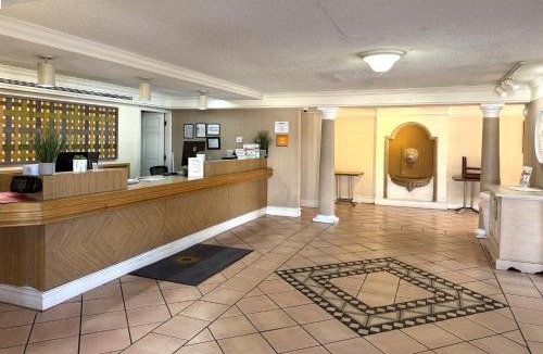 North San Antonio - SAT Hotel | Townhouse Garden Inn & Suites San Antonio I 35