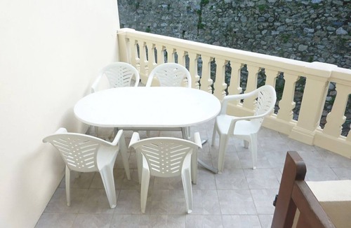 Laroque-des-Alberes House | Townhouse in the old town of Laroque